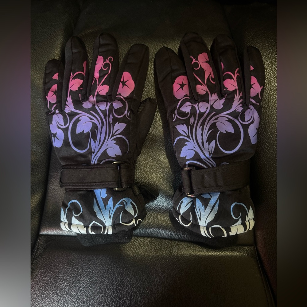 Girls floral winter gloves